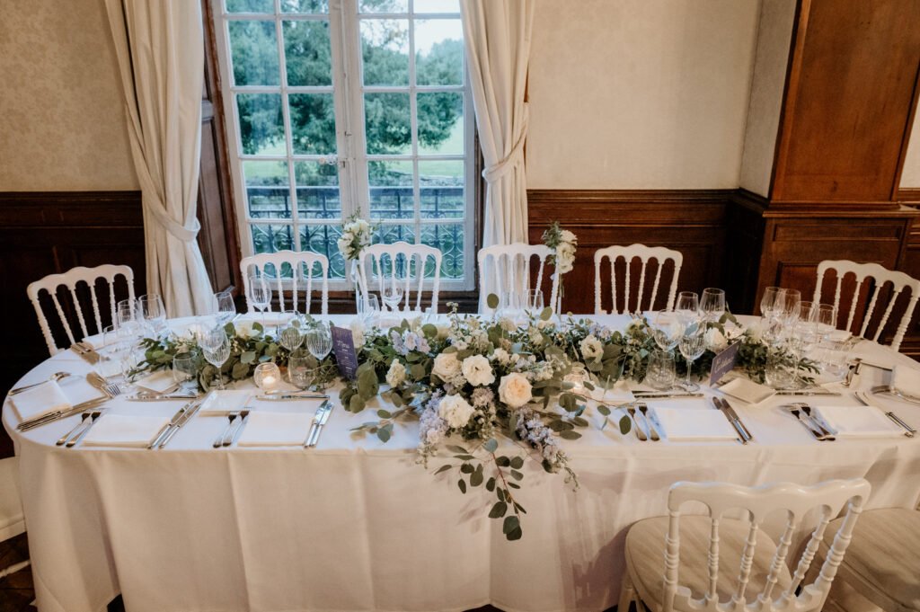 Décoration florale pour table d'honneur