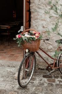 Vélo fleuri - Le Jardin d'Audrey - Fleuriste mariage Paris_Photo LouizeandCo