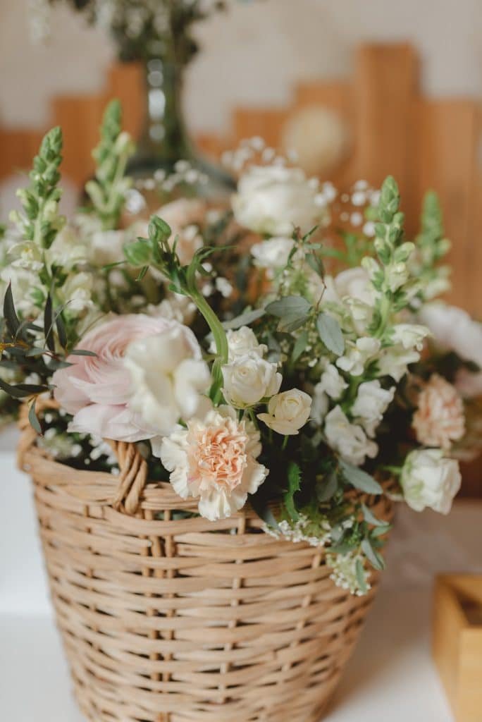 Le Jardin d'Audrey - Panier fleuri. Fleuriste eco-responsable Photographe : Naïs et Isaac